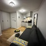 Skwerowa Nest アパート *